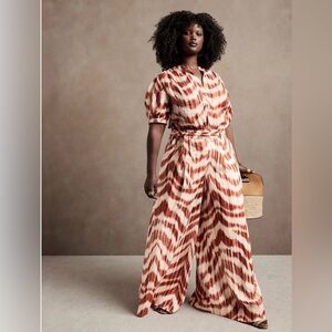 Banana Republic Red and White Patterned SET! Warm zebra print. Like new! Linen.